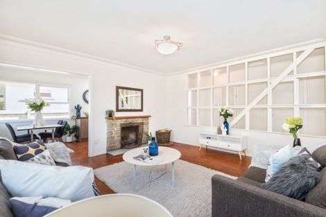 Photo of property in 6 Gill Avenue, Te Atatu Peninsula, Auckland, 0610