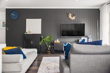 Photo of property in 4 Anna Lane, Glen Eden, Auckland, 0602