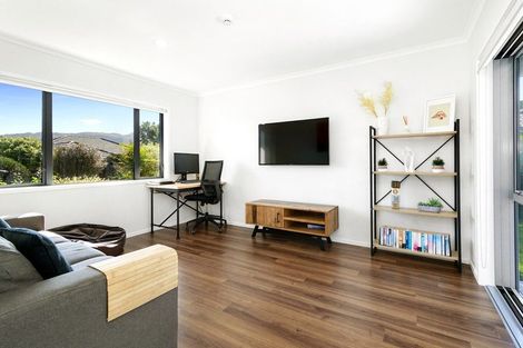 Photo of property in 175 Woodman Drive, Tawa, Wellington, 5028
