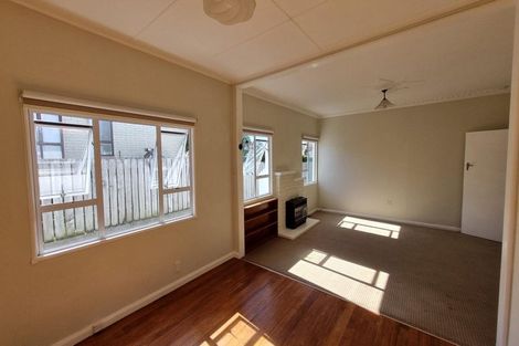 Photo of property in 26 Paynters Avenue, Strandon, New Plymouth, 4312
