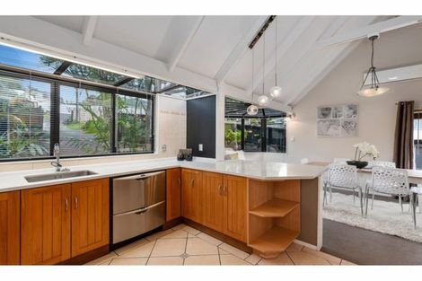 Photo of property in 29 Glencoe Road, Browns Bay, Auckland, 0630