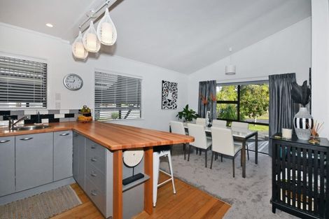 Photo of property in 10 Parkland Crescent, Terrace End, Palmerston North, 4410