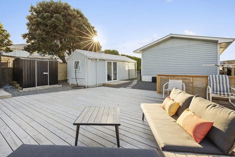Photo of property in 3 Terrace Road, Titahi Bay, Porirua, 5022