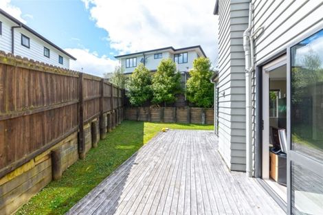 Photo of property in 23 Midhurst Avenue, Henderson, Auckland, 0612