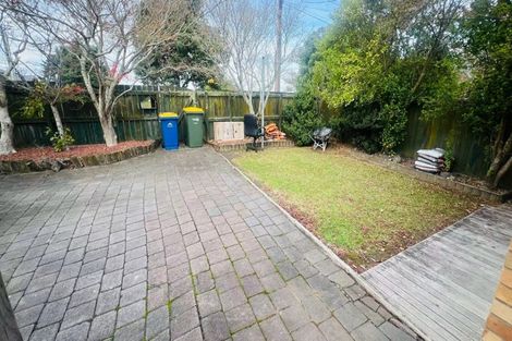 Photo of property in 1/172 Forrest Hill Road, Forrest Hill, Auckland, 0620