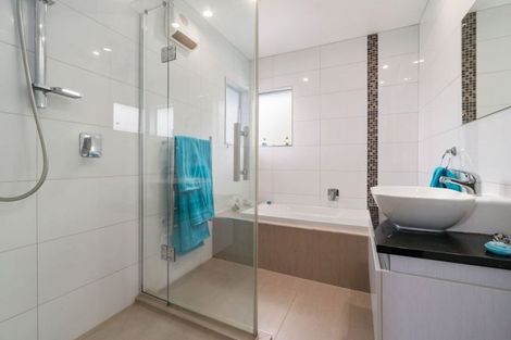 Photo of property in 17 Gala Place, Henderson, Auckland, 0612