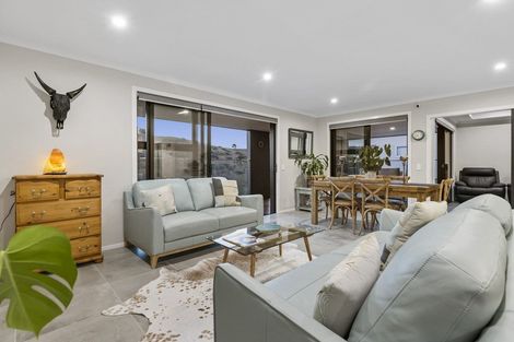 Photo of property in 15 Bob Carter Place, Welcome Bay, Tauranga, 3175