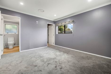 Photo of property in 70 Manuroa Road, Takanini, 2112
