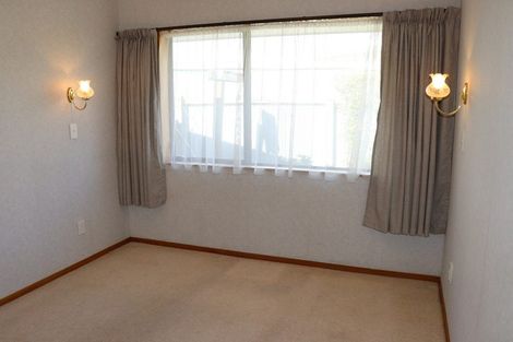 Photo of property in 5 Seville Court, Terrace End, Palmerston North, 4410