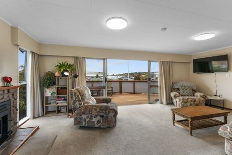 Photo of property in 14 Kempton Place, Richmond Heights, Taupo, 3330