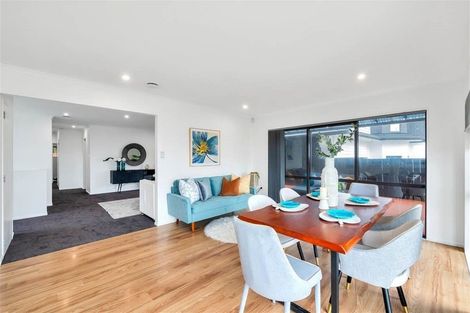 Photo of property in 12 San Casello Rise, Henderson, Auckland, 0612