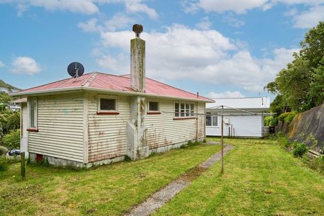 Photo of property in 23 Hollies Crescent, Johnsonville, Wellington, 6037
