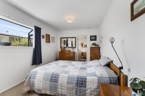 Photo of property in 33 Rutherford Drive, Waikanae Beach, Waikanae, 5036