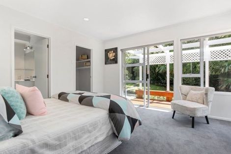 Photo of property in 2/70 Churchill Road, Murrays Bay, Auckland, 0630