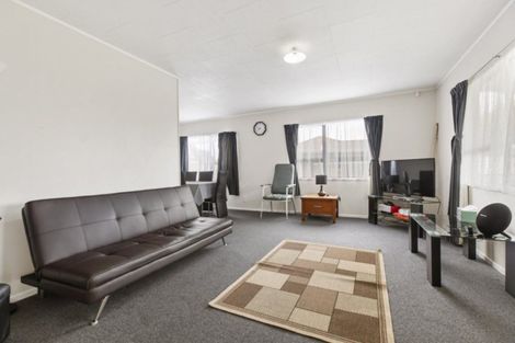 Photo of property in 2/5 Pureora Place, Clendon Park, Auckland, 2103