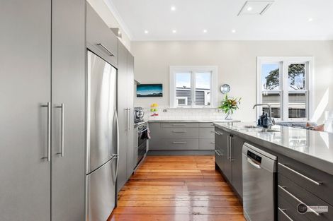 Photo of property in 19 Bay Street, Petone, Lower Hutt, 5012