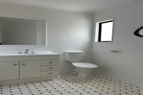 Photo of property in 99 Ashton Fitchett Drive, Brooklyn, Wellington, 6021