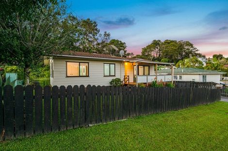 Photo of property in 14 Alidade Place, Massey, Auckland, 0614