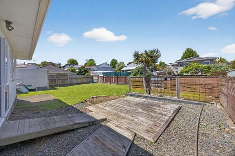 Photo of property in 2/47 Larne Avenue, Pakuranga Heights, Auckland, 2010