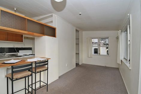 Photo of property in 10 Claremont Grove, Mount Victoria, Wellington, 6011