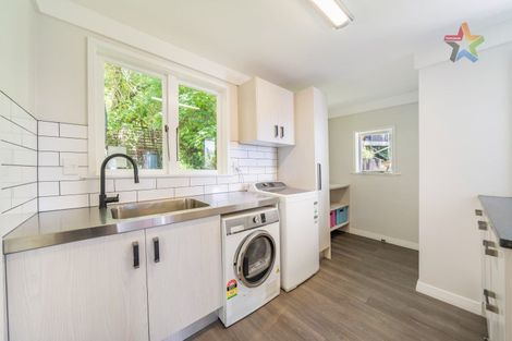 Photo of property in 8g Tawa Street, Eastbourne, Lower Hutt, 5013