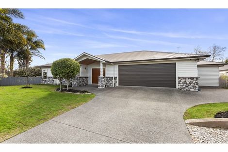 Photo of property in 2 Merlot Place, Rototuna, Hamilton, 3210