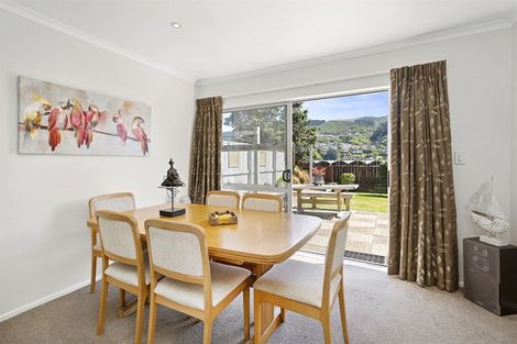 Photo of property in 53 Ranui Terrace, Tawa, Wellington, 5028