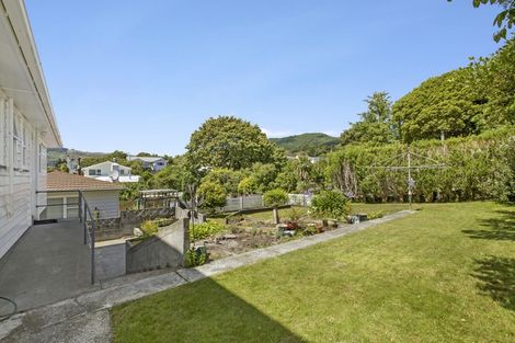 Photo of property in 5 Magdalen Street, Tawa, Wellington, 5028