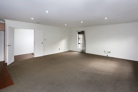 Photo of property in 23 Edgewater Parade, Waiuku, 2123