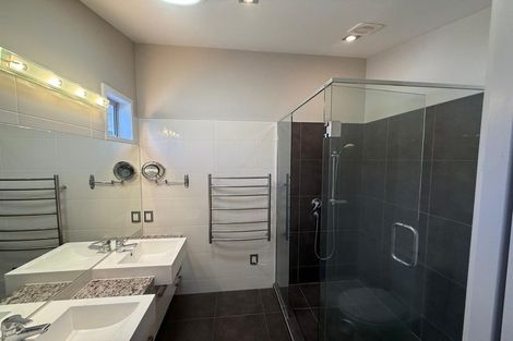 Photo of property in 112 Kittiwake Drive, Schnapper Rock, Auckland, 0632