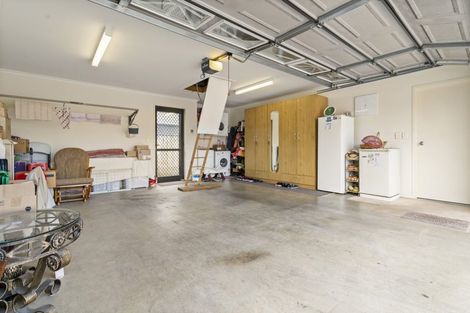 Photo of property in 31a Archibald Road, Kelston, Auckland, 0602