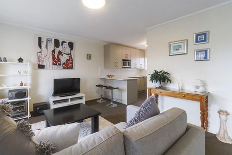 Photo of property in 3/25 Widmore Drive, Massey, Auckland, 0614