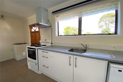 Photo of property in 39 Oreil Avenue, West Harbour, Auckland, 0618