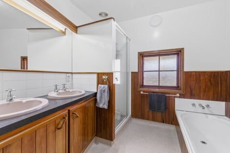 Photo of property in 389 Kawiu Road, Levin, 5510