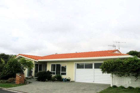 Photo of property in 4 Meredith Way, Paraparaumu Beach, Paraparaumu, 5032