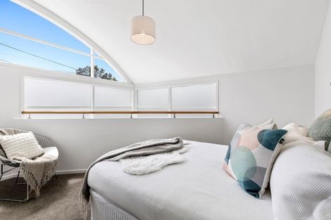 Photo of property in 2/22 Rangatira Road, Birkenhead, Auckland, 0626