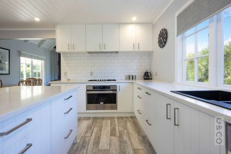 Photo of property in 11 Taupaki Road, Taupaki, 0782