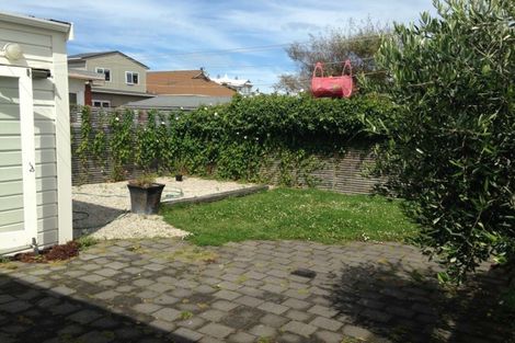 Photo of property in 122 Hargest Crescent, Saint Clair, Dunedin, 9012