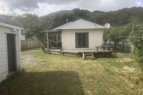 Photo of property in 30 Freyberg Street, Waterloo, Lower Hutt, 5011