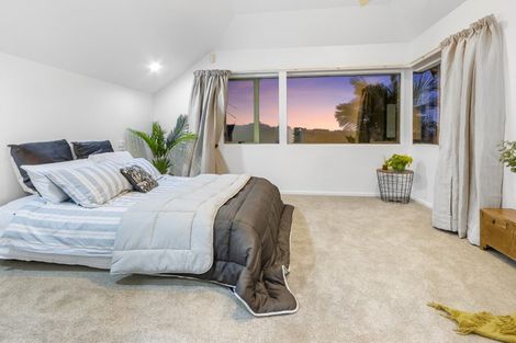 Photo of property in 88a Aberdeen Road, Campbells Bay, Auckland, 0620