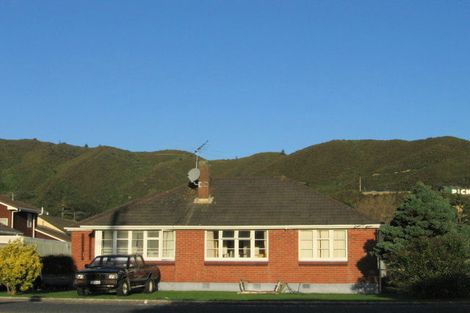Photo of property in 1094 High Street, Taita, Lower Hutt, 5011