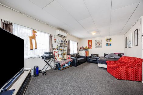 Photo of property in 1/5 Solveig Place, Randwick Park, Auckland, 2105