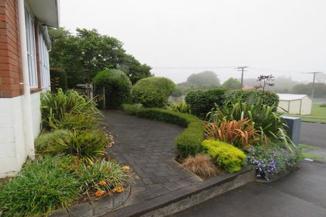 Photo of property in 66 Waiwaka Terrace, Strandon, New Plymouth, 4312