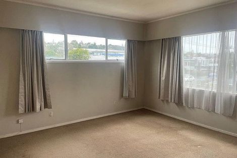 Photo of property in 1/55 Ellice Road, Totara Vale, Auckland, 0629