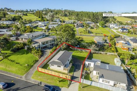 Photo of property in 18 St James Avenue, Helensville, 0800