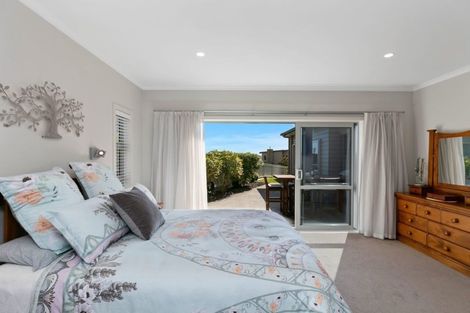 Photo of property in 20 The Fjord, Aotea, Porirua, 5024