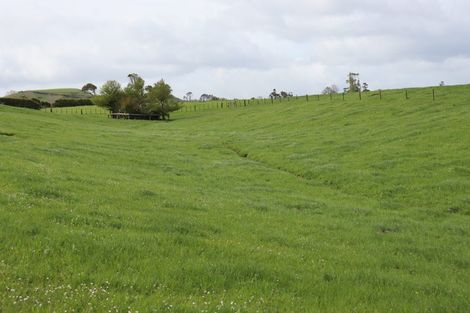 Photo of property in 1060 Mountain Road, Waiongana, Inglewood, 4389