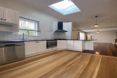 Photo of property in 17 Chatham Street, Berhampore, Wellington, 6023