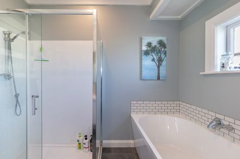 Photo of property in 56 Queenwood Road, Levin, 5510