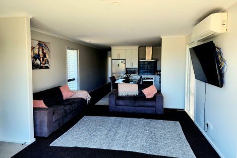 Photo of property in 61 Crown Street, Papamoa, 3118